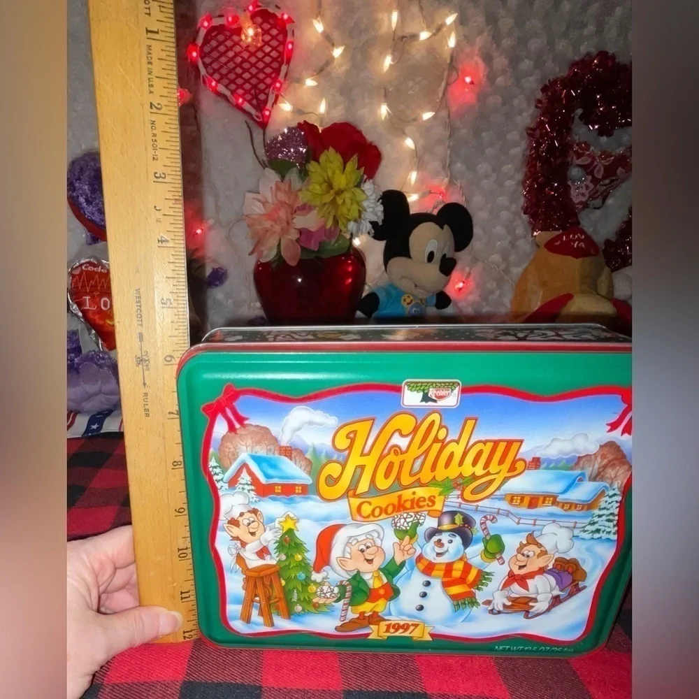 KEEBLER Vintage Holiday Cookies Tin 8 X 6 X 2